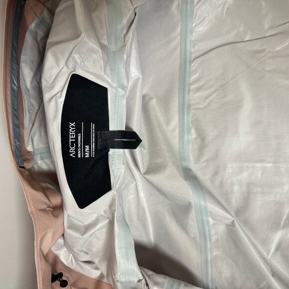 Arcteryx Beta Series Beta LT JacketHooded Hardshell Jacket, Size S - Picture 5 of 6